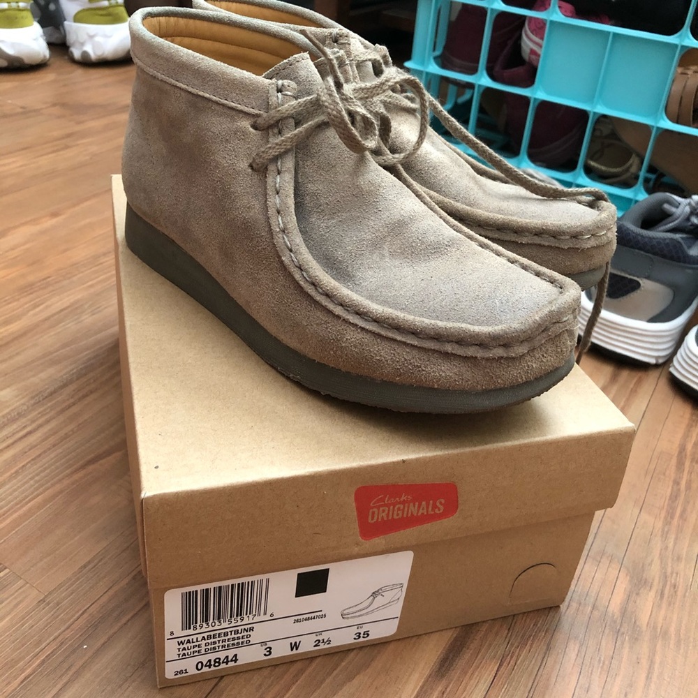Youth Clark’s Wallabees